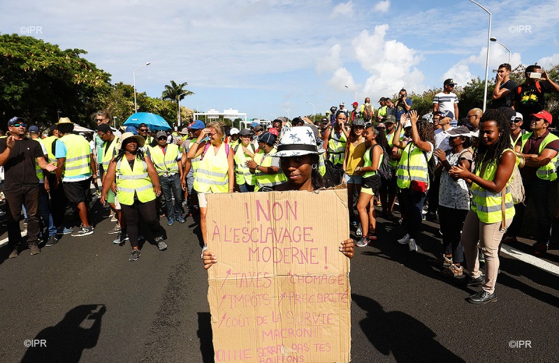 Gilets jaunes et Crise sociale à La Réunion : Le préfet prolonge le couvre-feu et recevra une délégation du mouvement ce vendredi