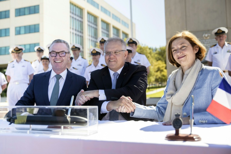 Pacifique : Australie et France signent leur colossal contrat pour 12 sous-marins