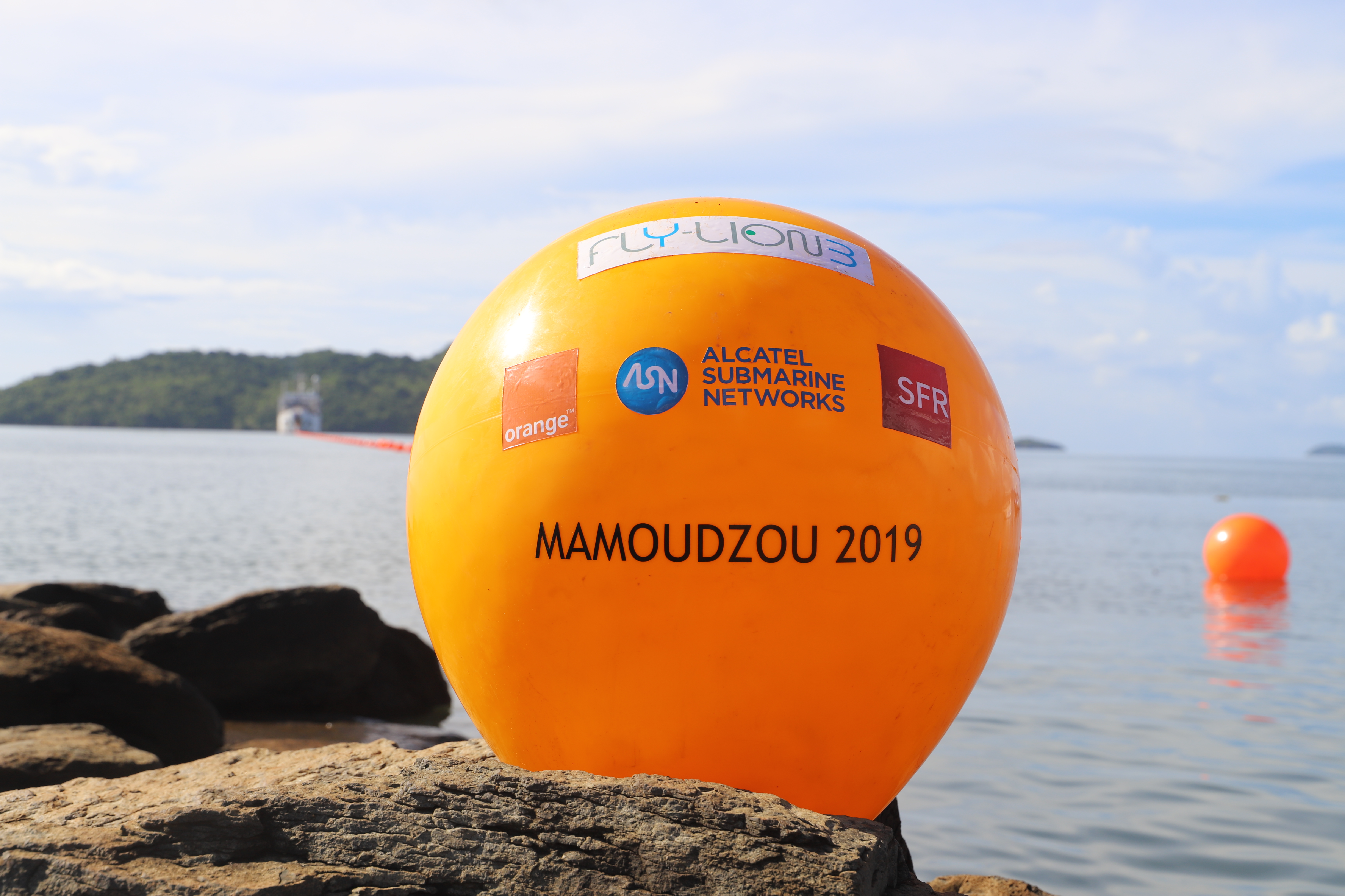 Numérique à Mayotte: Le câble sous-marin très haut débit FLY-LION3 atterrit à Mayotte