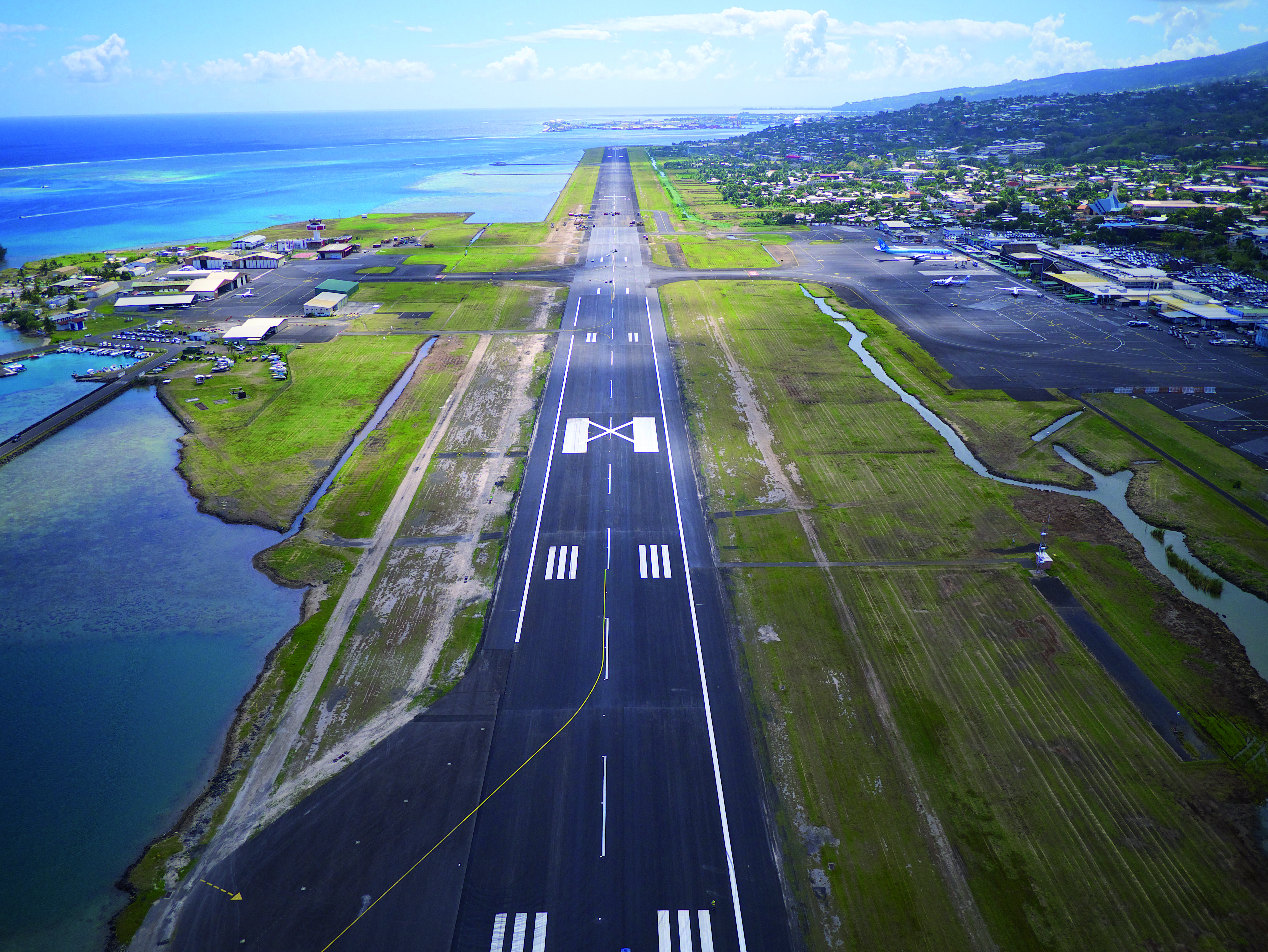 Adhésion de la Polynésie française à l’Union des aéroports français