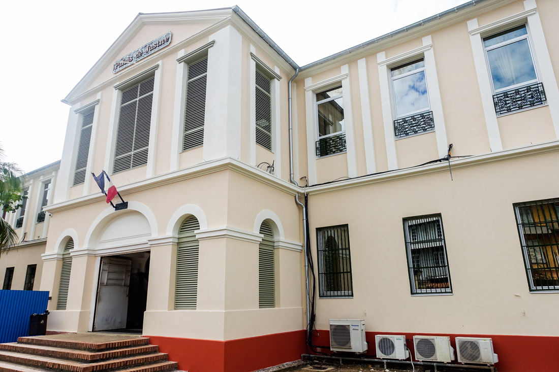 Risque d’amiante au TGI de Cayenne : « Un haut sujet de préoccupation » pour la ministre de la Justice Nicole Belloubet