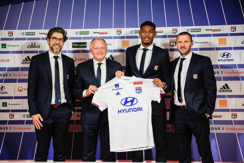 Football : Le Martiniquais Jeff Reine-Adélaïde rejoint Lyon pour 25 millions d’euros