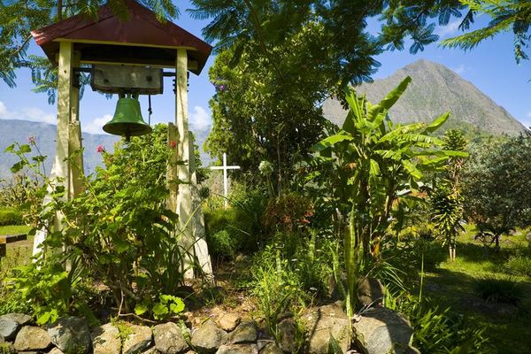 Société et Religion. La conjugaison du religieux à La Réunion : Le Renouveau dans l’Église diocésaine (Épisode 5 sur 8)