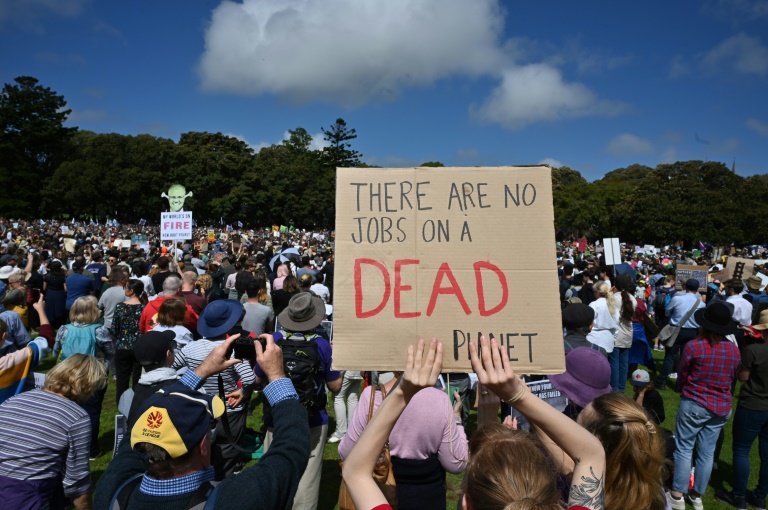 Les écoliers du Pacifique et d&rsquo;Australie lancent une grève mondiale pour le climat