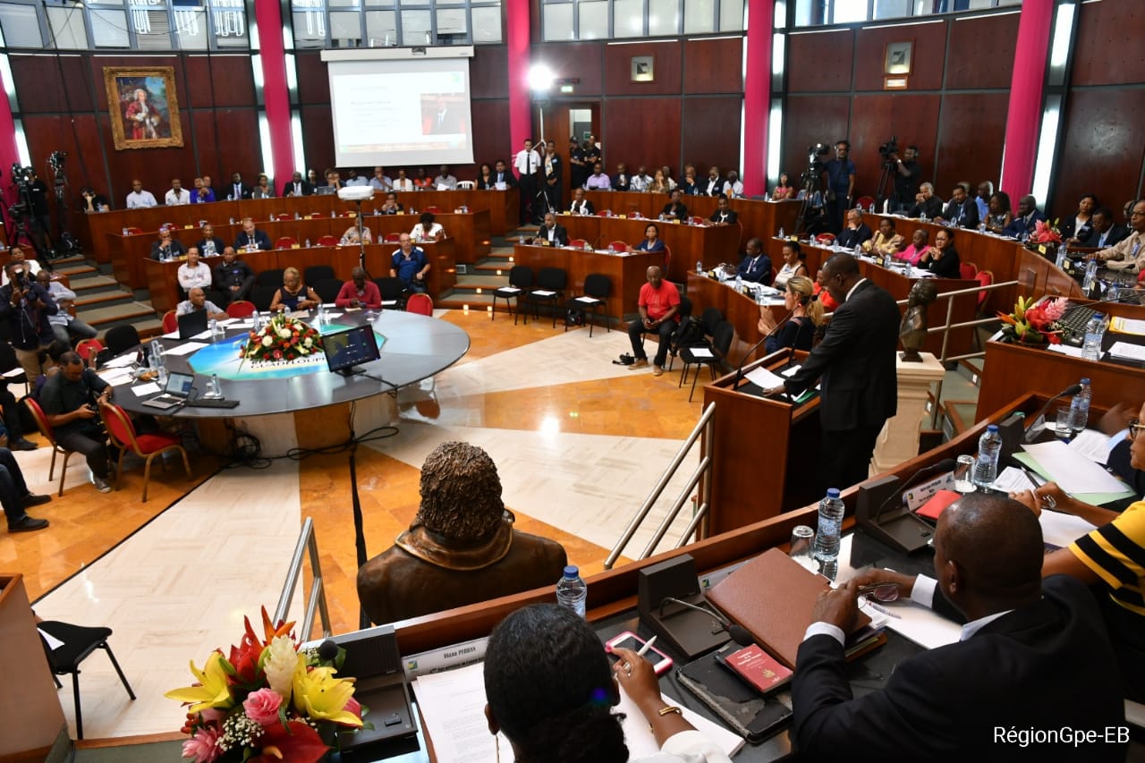 XVIème Congrès de Guadeloupe : Les élus demandent plus d’autonomie au gouvernement