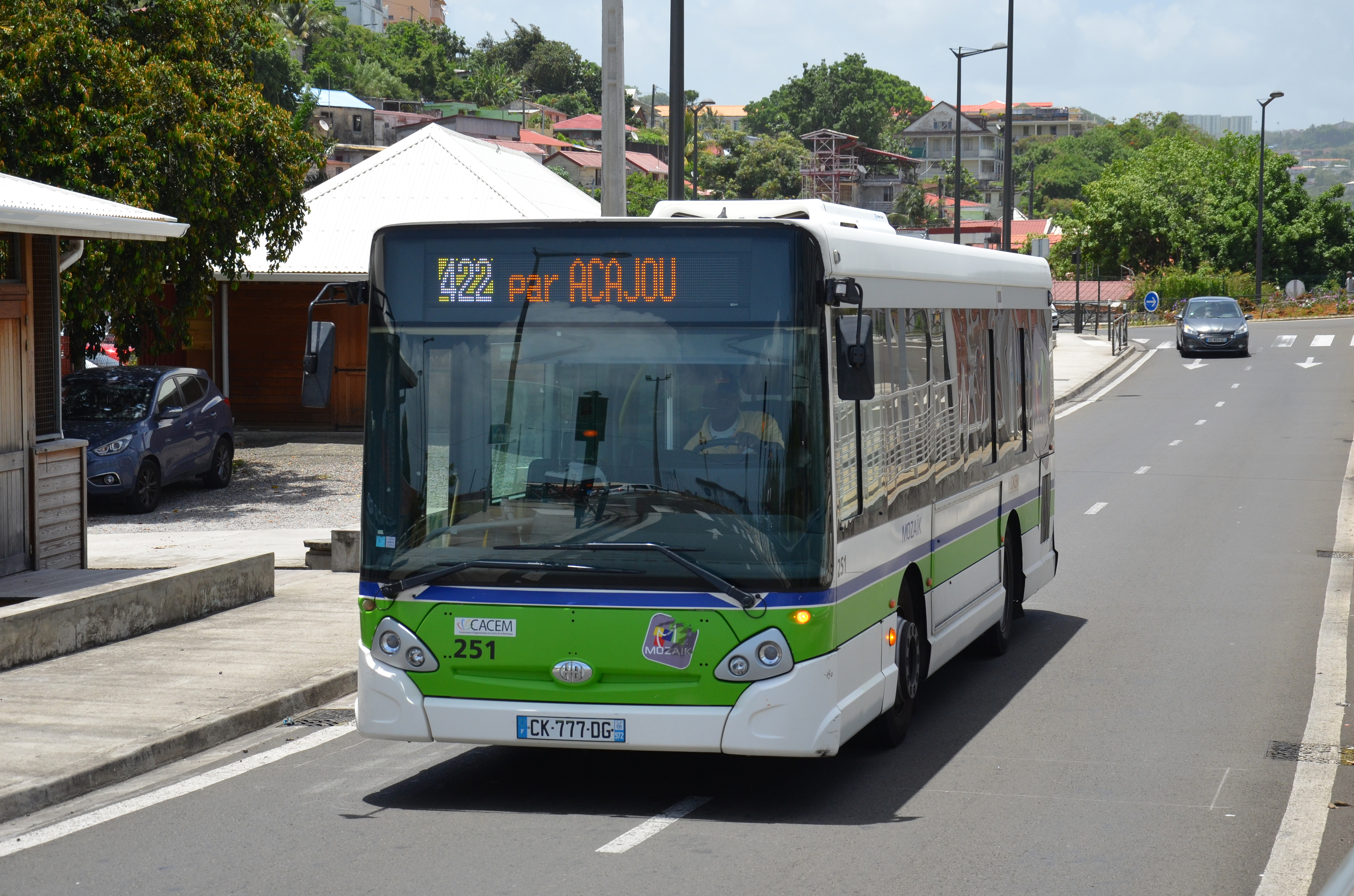 Martinique : Cinq bus incendiés dans un mouvement social qui dure