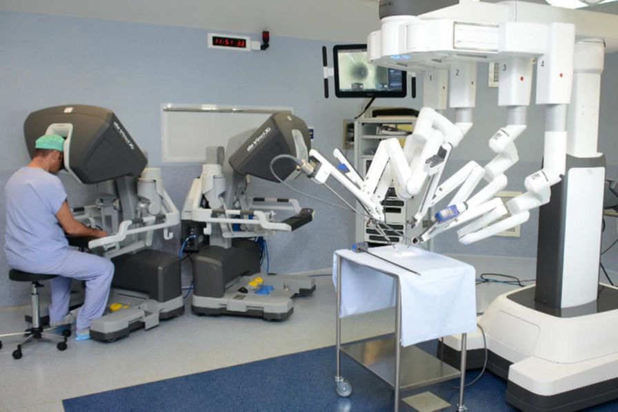 Santé : Le CHU de La Réunion se dote de deux robots chirurgicaux