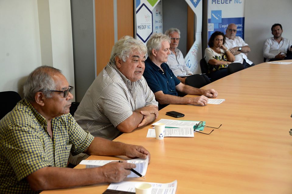 Covid-19 en Outre-mer : En Nouvelle-Calédonie, les organisations patronales prônent un « confinement plus généralisé de toute urgence »
