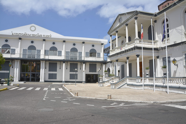 Covid-19: Deux nouvelles villes appliquent le couvre-feu en Guadeloupe