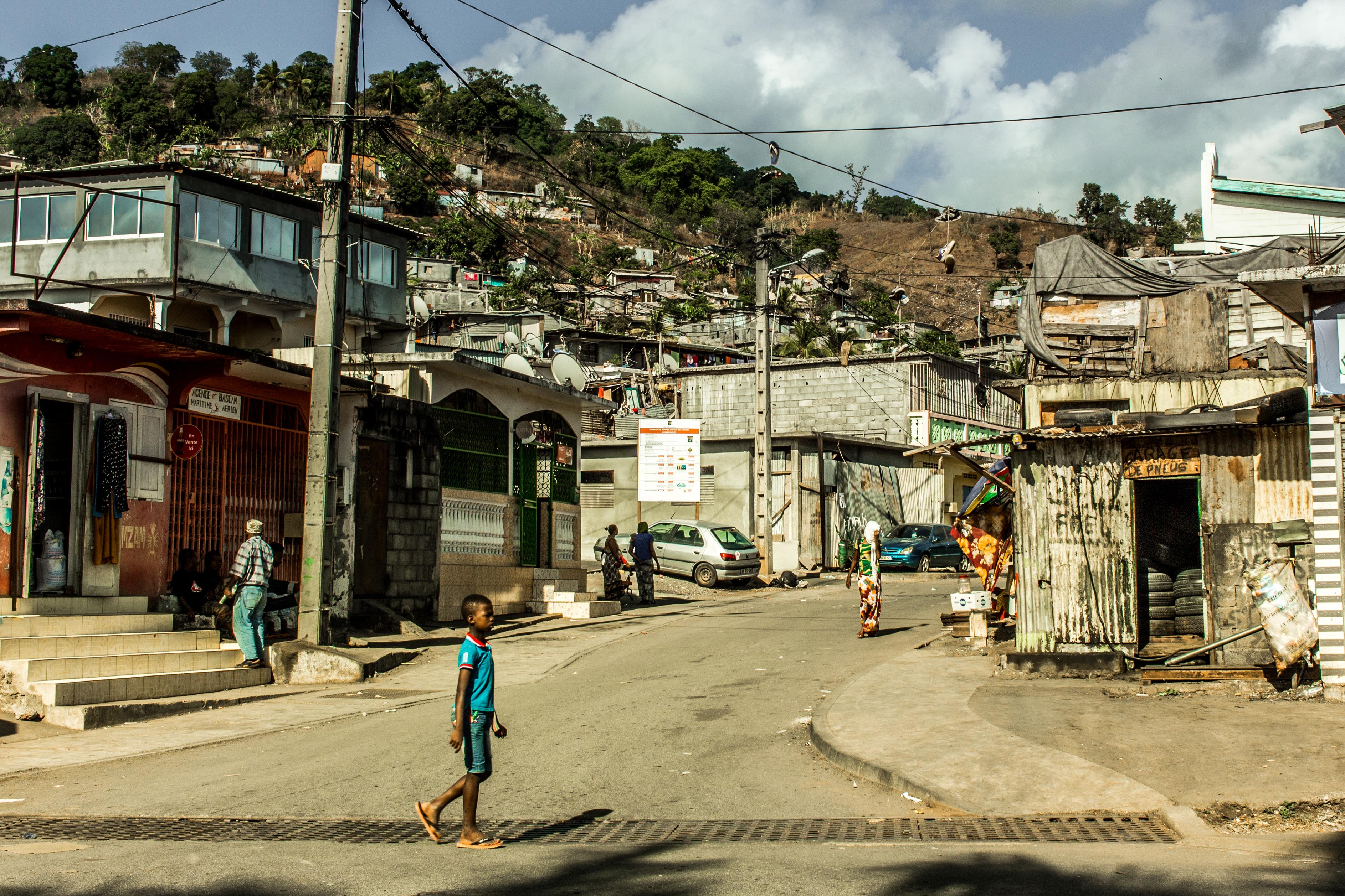 Covid-19 en Outre-mer : À Mayotte, le couvre-feu instauré à Mamoudzou et Chirongui