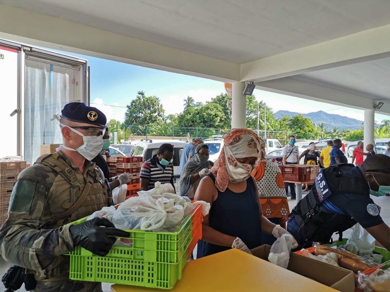 Coronavirus : À Mayotte, 10 000 colis alimentaires distribués par les forces armées