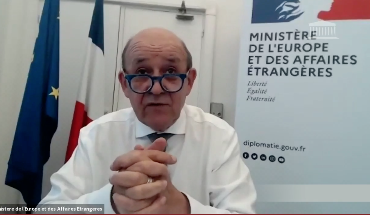 Mayotte: Le Ministre des Affaires Étrangères Jean-Yves Le Drian demande aux Comores de reprendre les reconduites
