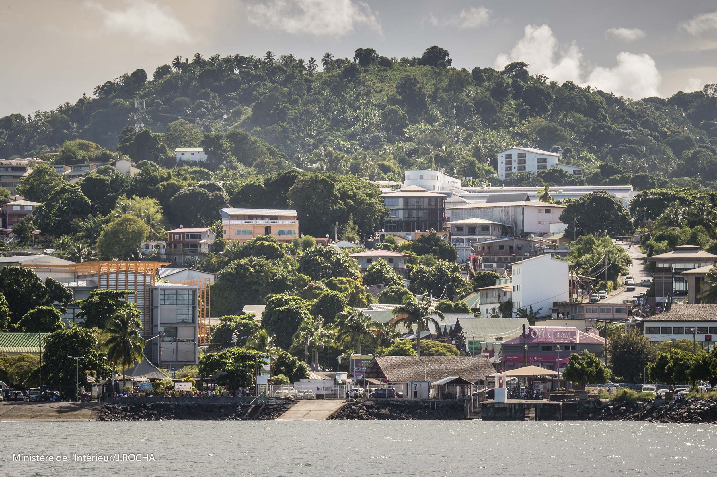 A Mayotte, le conseil scientifique recommande le maintien du confinement jusqu&rsquo;au déclin de l&rsquo;épidémie