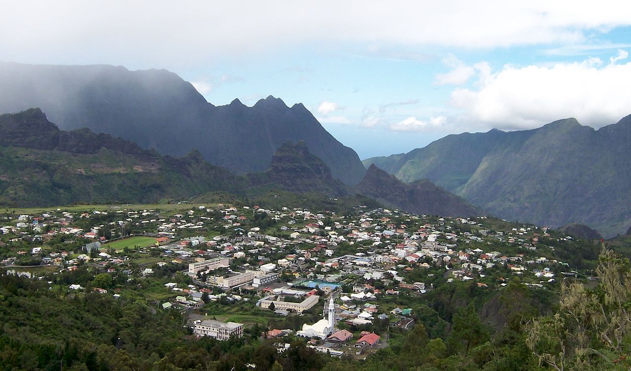 À La Réunion, ZEOP déploie sa fibre à Cilaos, aux Avirons, à l’Entre-Deux, Salazie, Saint-Philippe et Sainte-Rose
