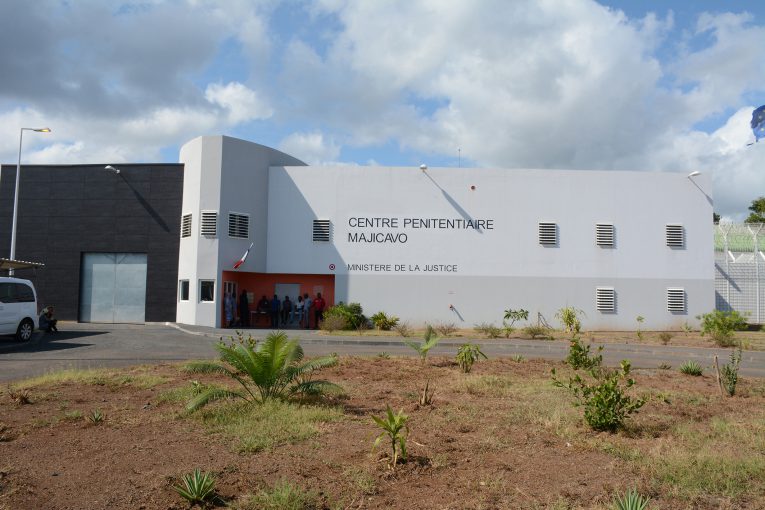 Covid-19 &#8211; Mayotte : L&rsquo;ARS Mayotte annonce « un cluster important » à la prison de Majicavo
