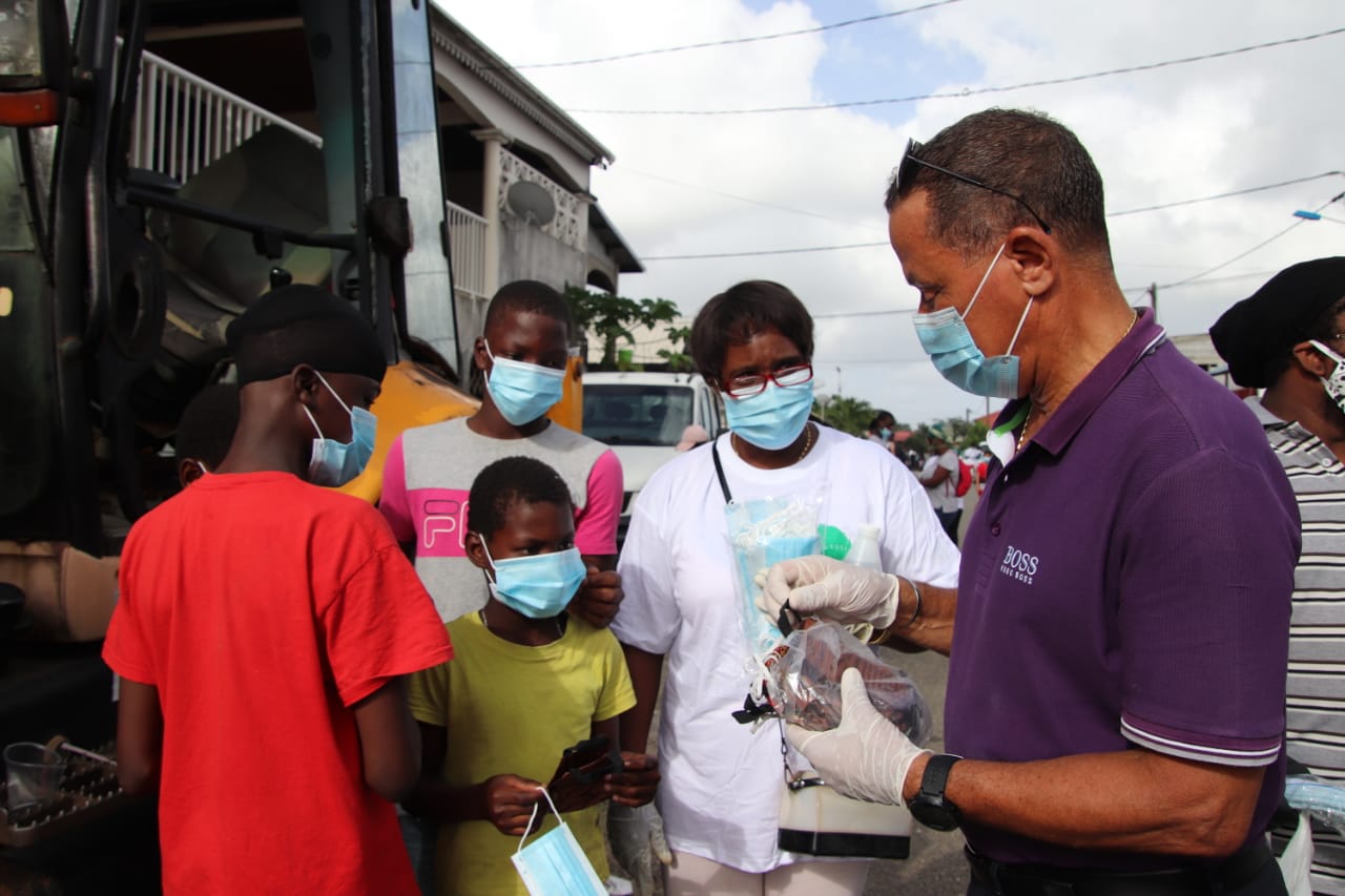 Covid-19 -Guyane : 1600 masques et des gels hydroalcooliques remis par la CTG aux habitants de Matoury
