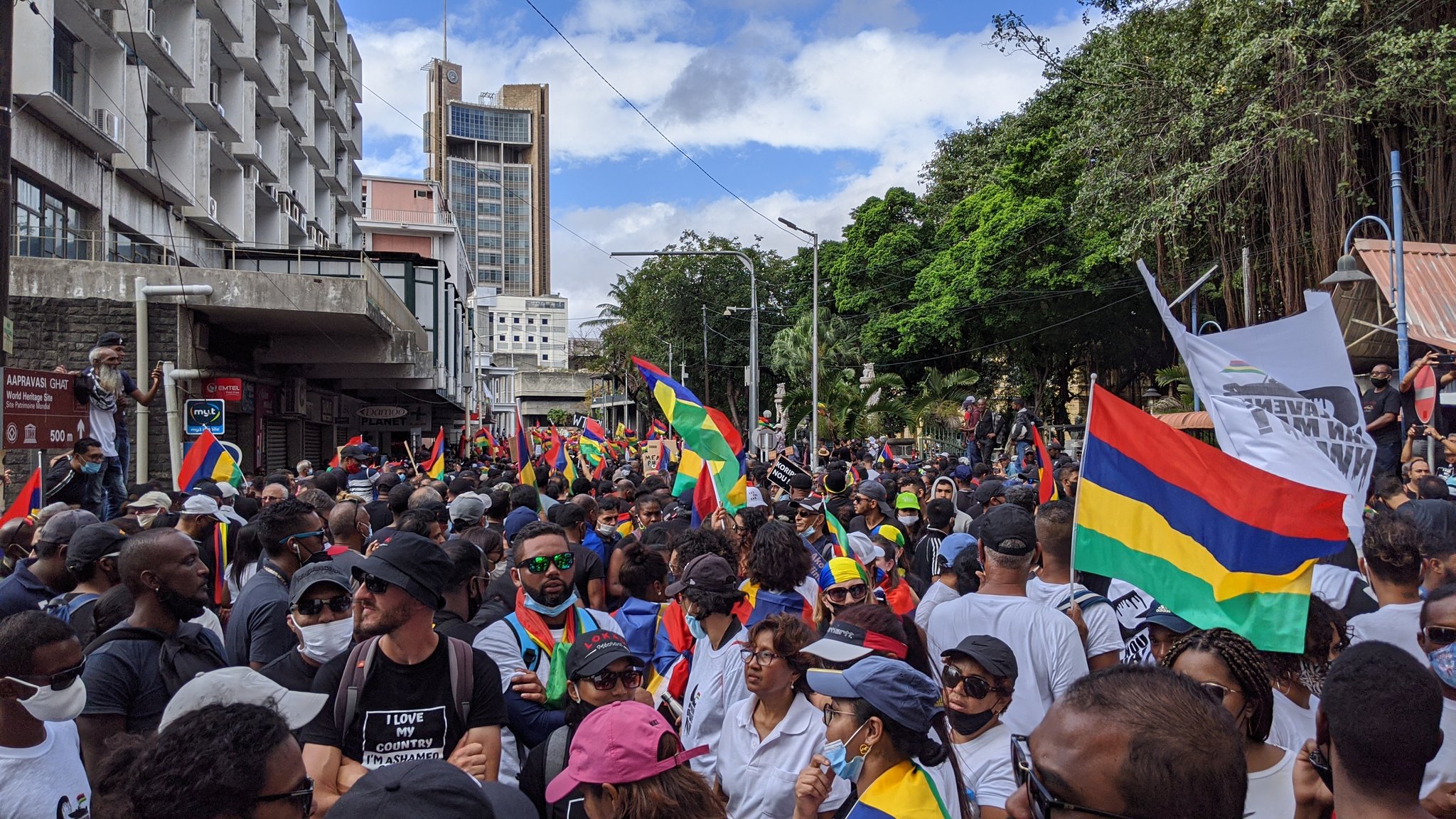 Île Maurice : manifestation massive contre le gouvernement après la marée noire