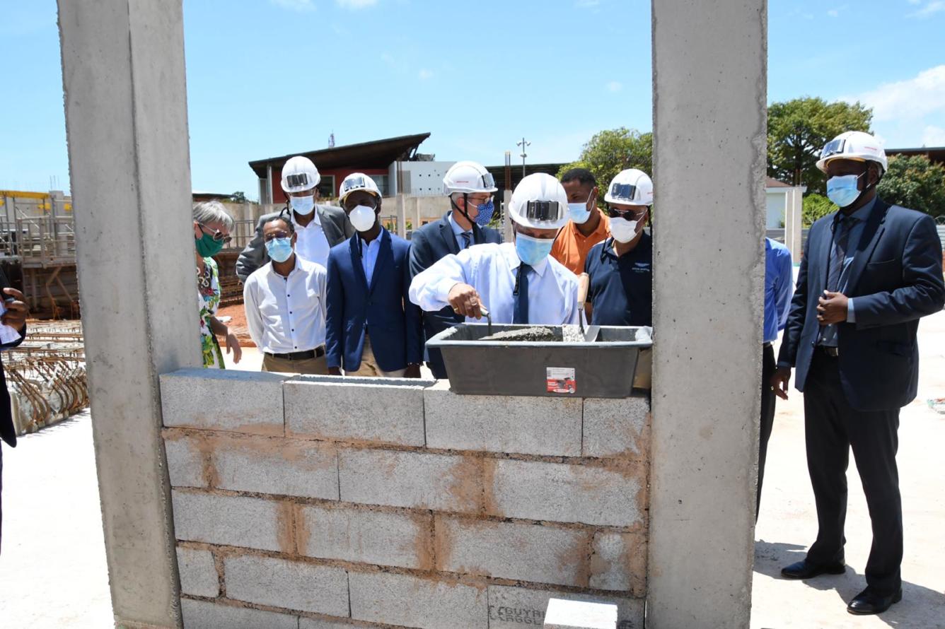 Le chantier des futurs bâtiments de recherche et du centre de ressources de l&rsquo;Université de Guyane inauguré